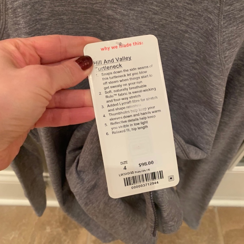 Lululemon Hill and Valley Turtleneck